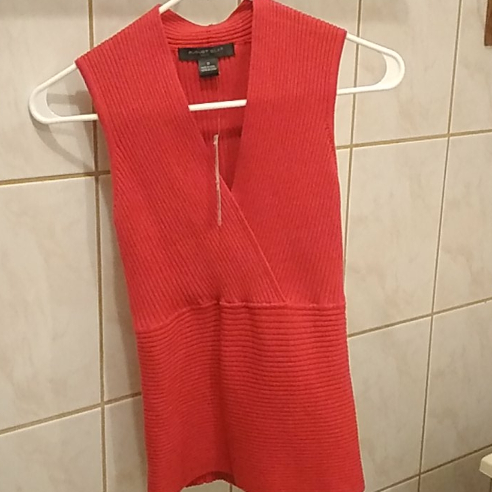 Sleeveless top